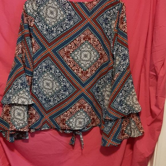 Altar'd State Womans Blouse with awesome bell sleeves - Picture 10 of 11